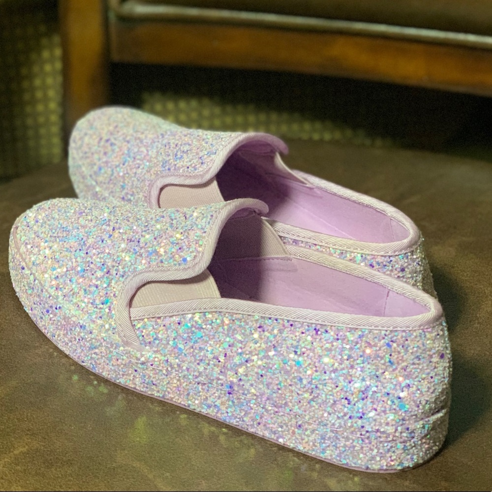 New GB Girls sz4 pink sparkling slip-on sneakers.